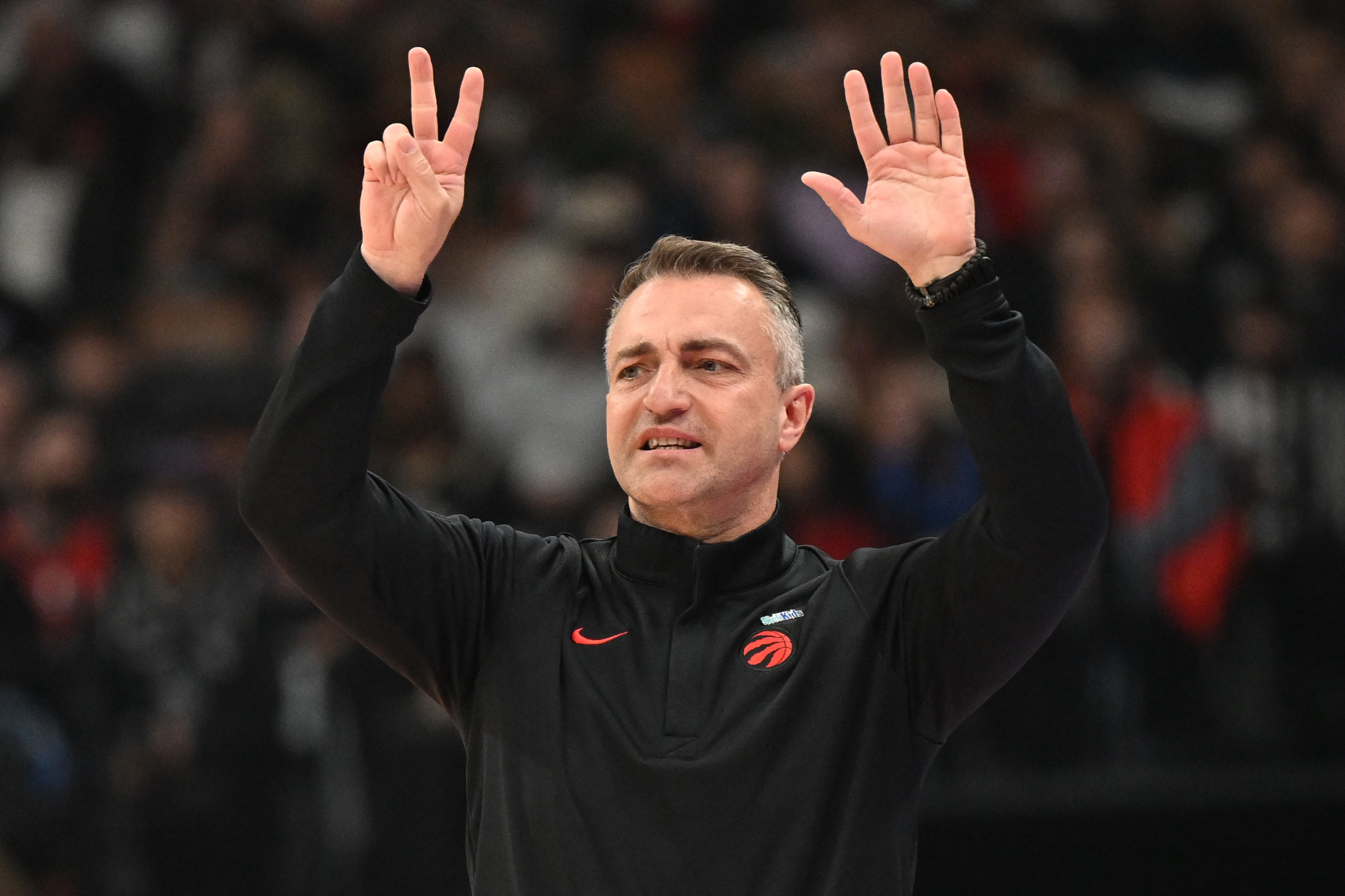 开云体育登录-猛龙主帅：骑士是争冠热门之一 我们打完这轮系列赛也会成长很多